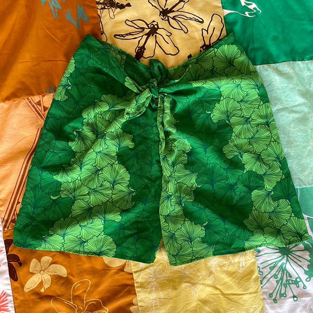Manuhealii- shorts